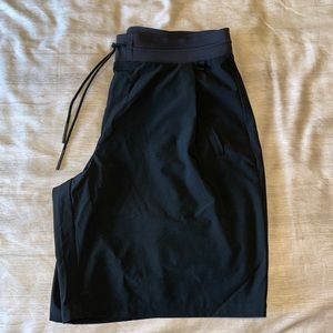 ✨Host Pick✨ Athleta Venture Bermuda Shorts